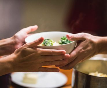 Penuhi Kebutuhan Nutrisi Anak Saat Berpuasa dengan Cara Berikut!